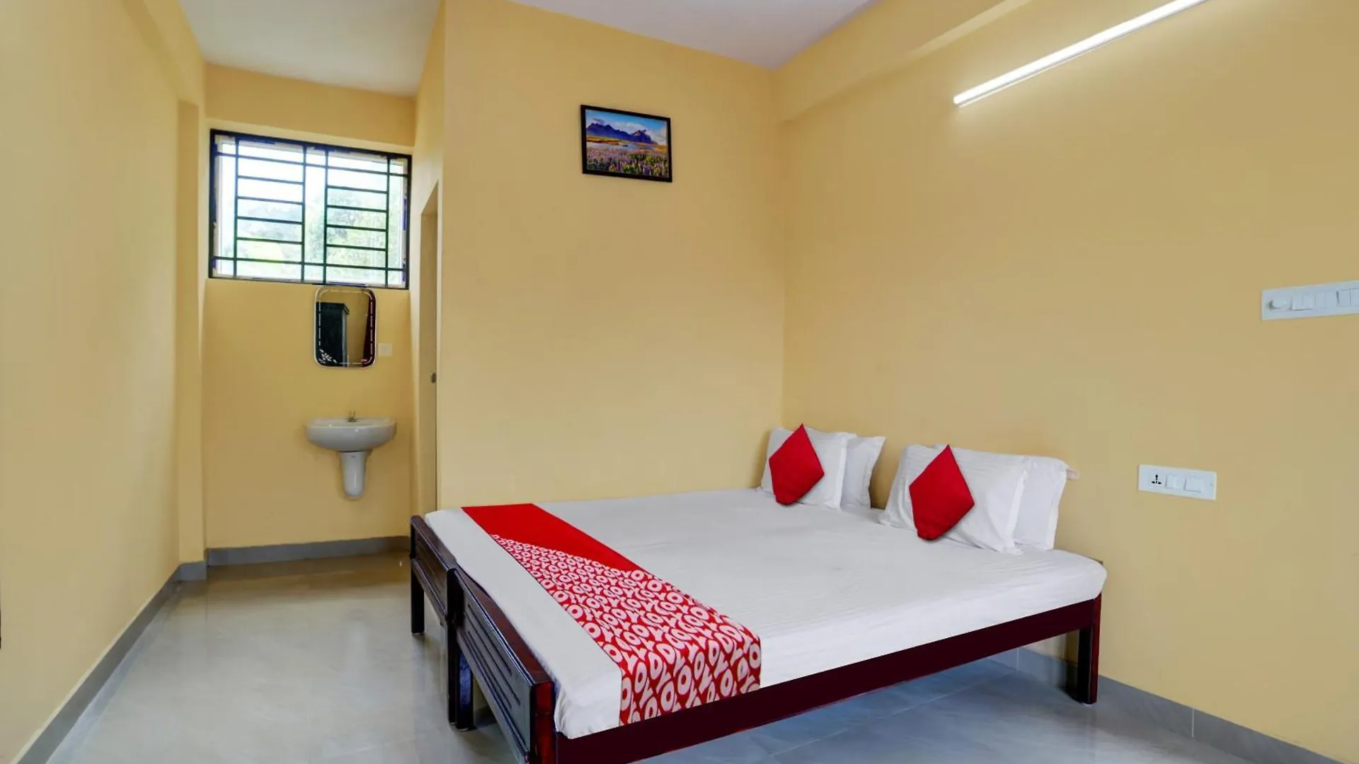 Hotel O Flagship Souparnika Residency Pathanāmthitta 3*,  India