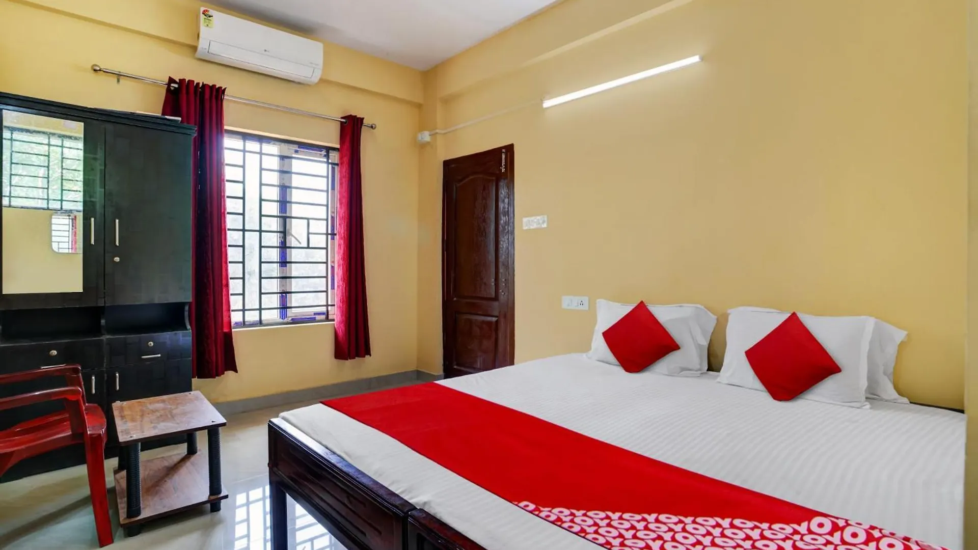 Hotel O Flagship Souparnika Residency Pathanamthitta
